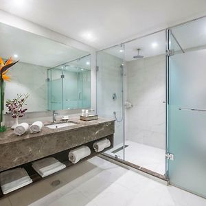 Deluxe King Room Bath tub & on Food & Beverages